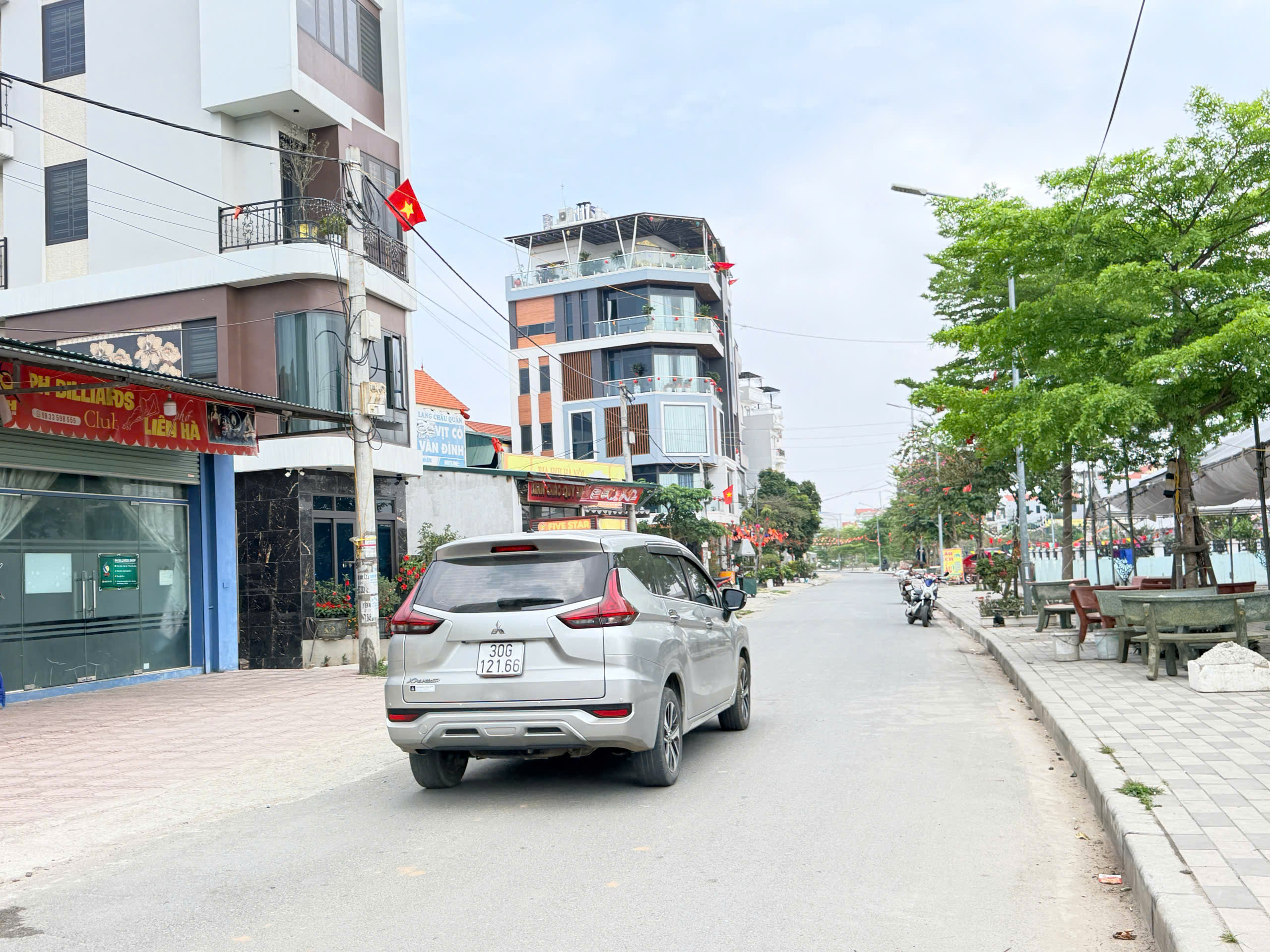 60m đất đường thông tứ tung, ngay vườn hoa, Liên Hà – Ô Diên – Hà Nội