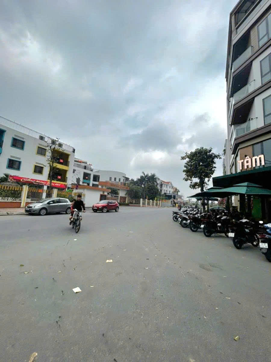 BÁN ĐẤT PHÂN LÔ KHU TĐC NGỌC THỤY – GARA – ÔTÔ TRÁNH GIÁ TỐT