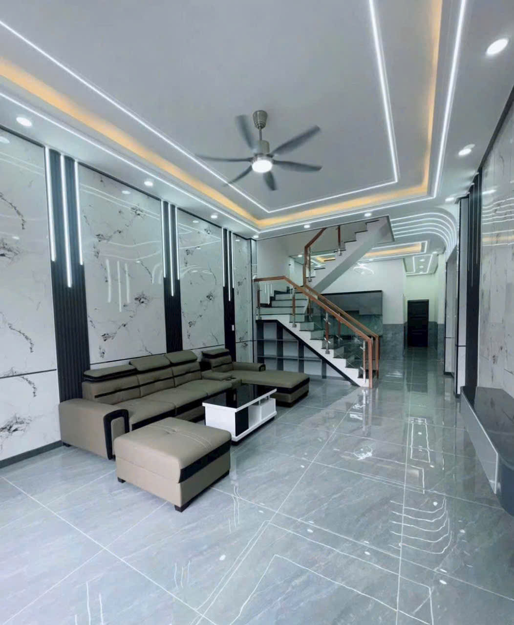 SỐC! CHỈ CÒN 1 CĂN NHÀ PHỐ 3 TẦNG KỀ SÁT ĐH VIỆT ĐỨC – KINH DOANH HOẶC Ở ĐỀU PHÙ HỢP