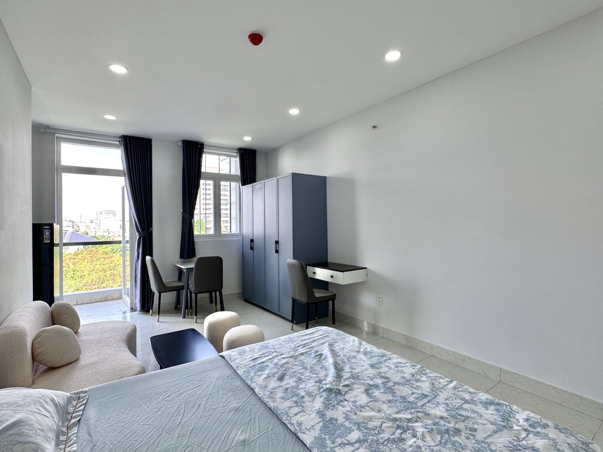 Cho Thuê Căn Hộ Dịch Vụ Full Nội Thất – Hẻm Xe Hơi Đặng Thùy Trâm, Bình Thạnh
