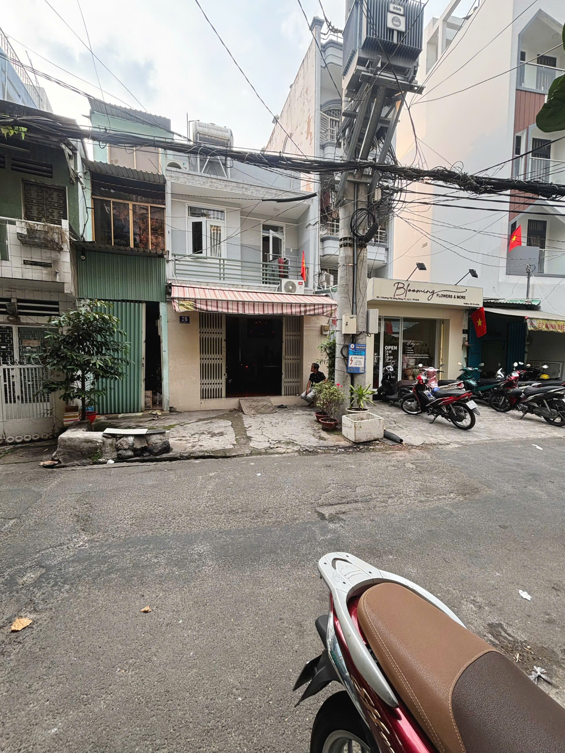 Cho thuê nguyên căn nhà Hồng Bàng đường 762, Phường 1, Quận 11.