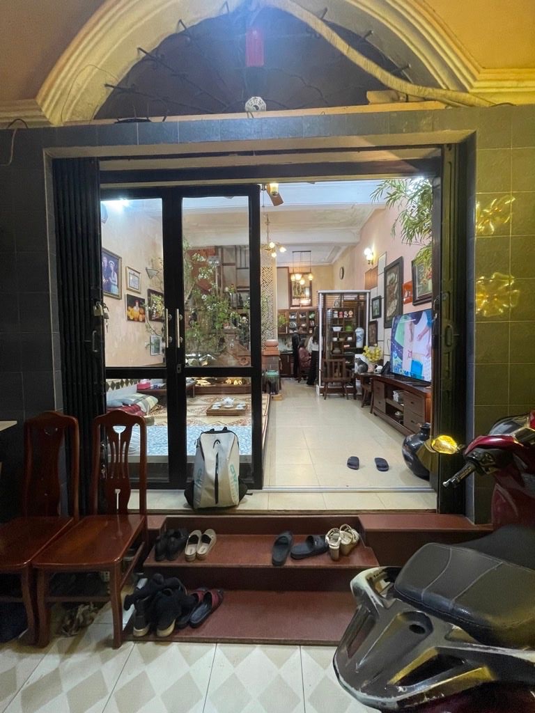 hoàng hoa thám DT 47m x4 tầng 14 tỷ ngõ ba gác thông,gần ô tô tránh,gần hồ tây