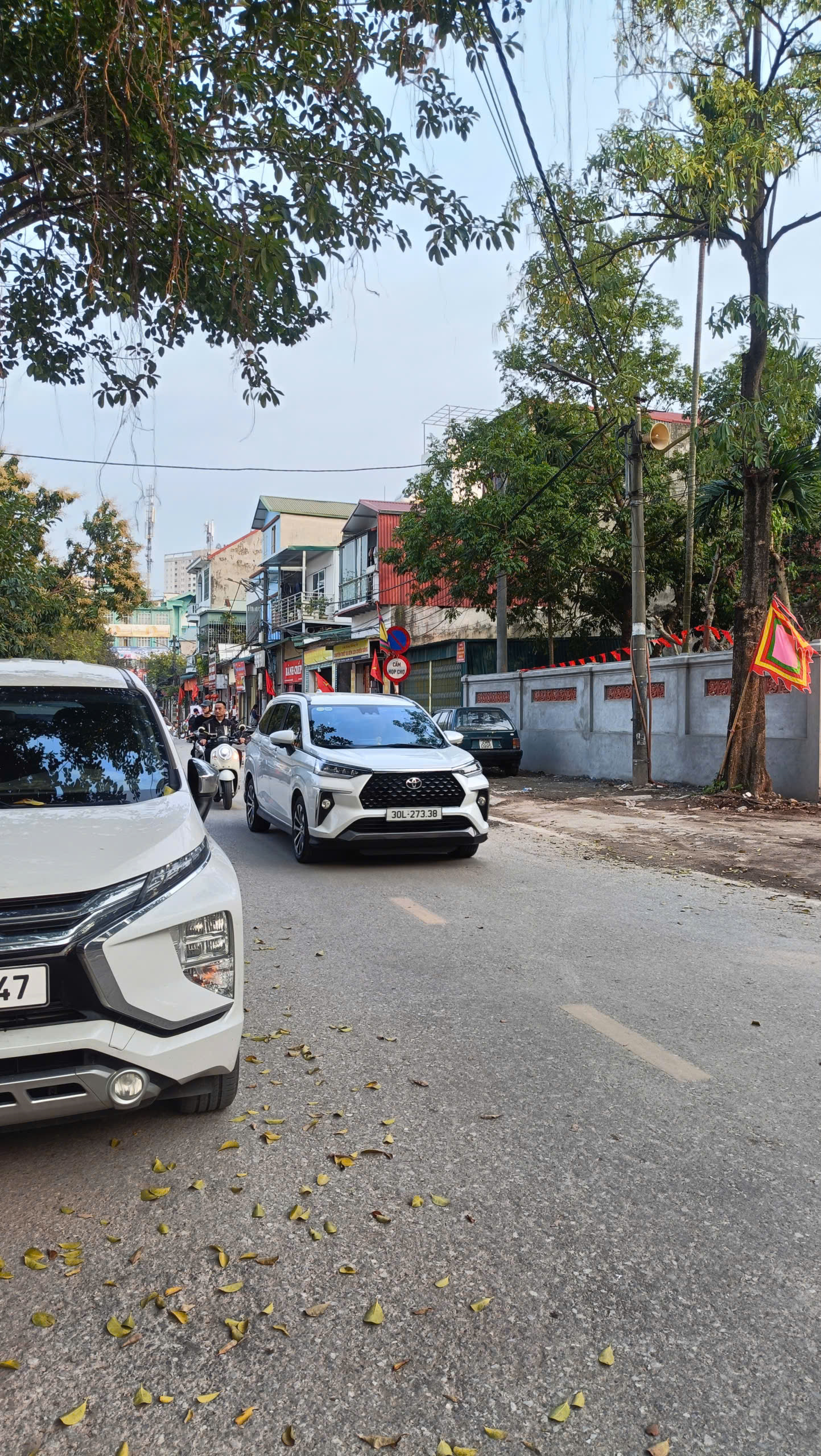 Bán gấp nhà Mặt phố Thạch Bàn, Long Biên, Kinh doanh đỉnh cao, đường nhiều ô tô tránh