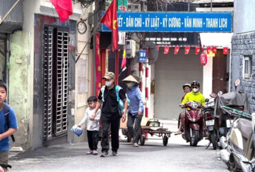 BÁN NHÀ HÀNG SIÊU ĐẸP 10M RA MẶT PHỐ – OTO ĐỖ CỬA – NHÀ DÂN XÂY KIÊN CỐ – NGÕ THÔNG TỨ TUNG – SỔ VUÔNG NỞ HẬU