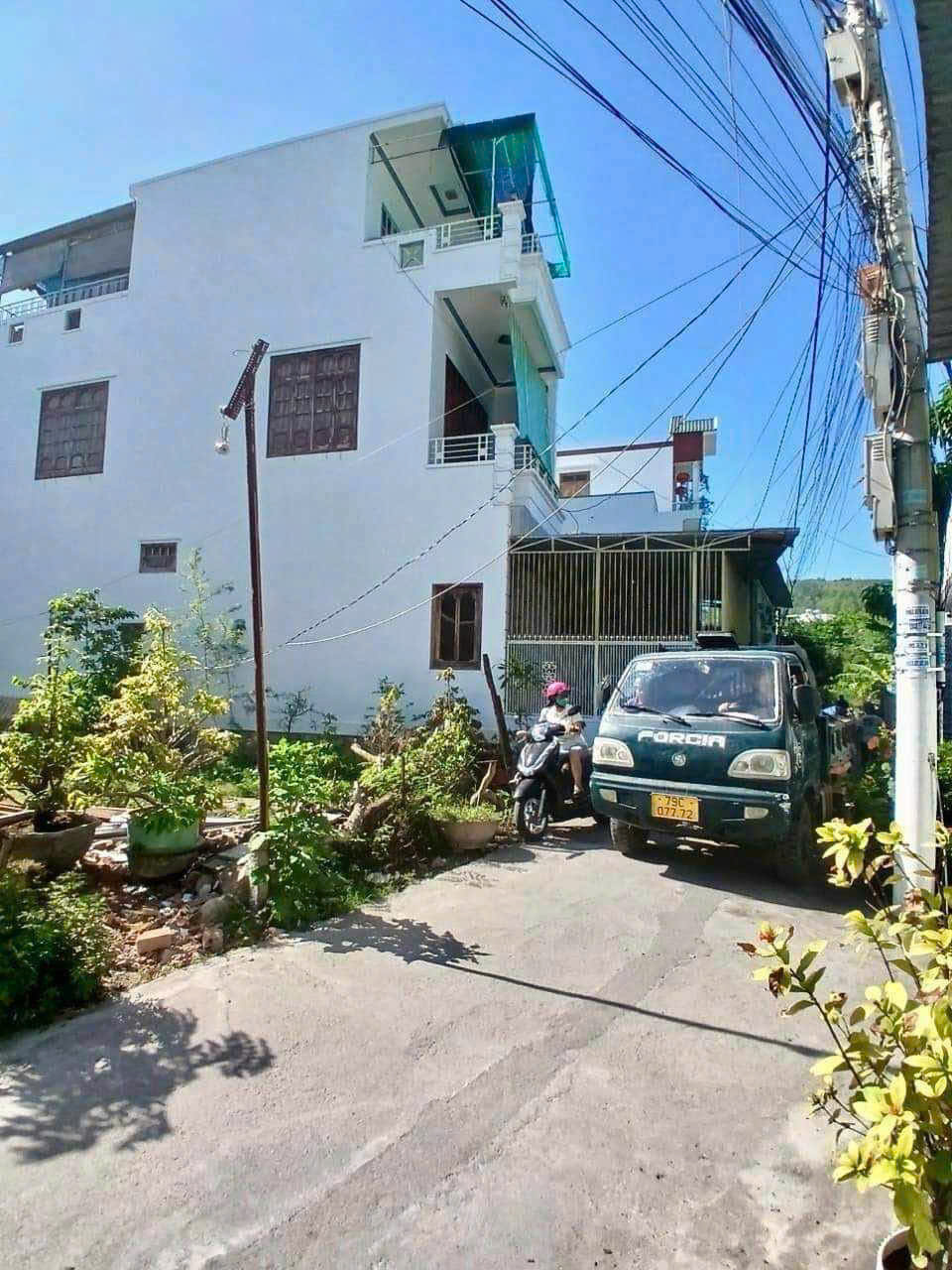 LÔ ĐẤT NỞ HẬU CHỈ SAU 1 CĂN NHÀ NGAY SÁT CHỢ VĨNH HẢI, BẮC NHA TRANG.