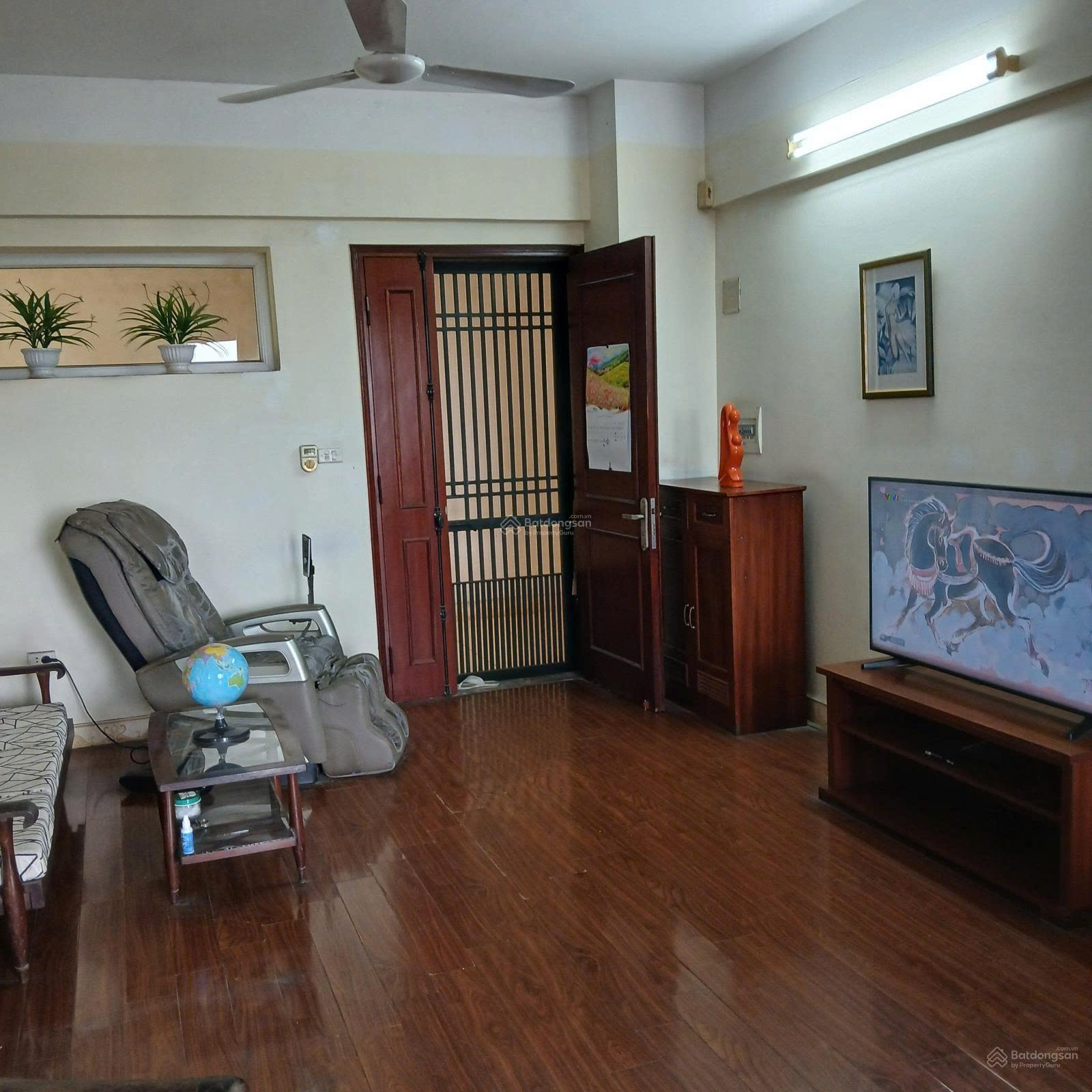 Chính chủ bán Chung cư căn góc 76 M2 – Nôi thất gồm 3 điêu hòa, Quạt, Máy giặt – KĐT Việt Hưng