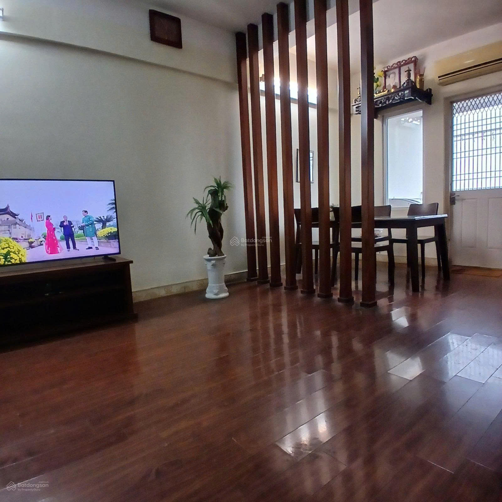 Chính chủ bán Chung cư căn góc 76 M2 – Nôi thất gồm 3 điêu hòa, Quạt, Máy giặt – KĐT Việt Hưng