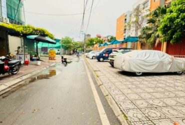 bán nhà Long Biên, 68m, mặt tiền 5m, vỉa hè, ôtô tránh, đối diện trường học