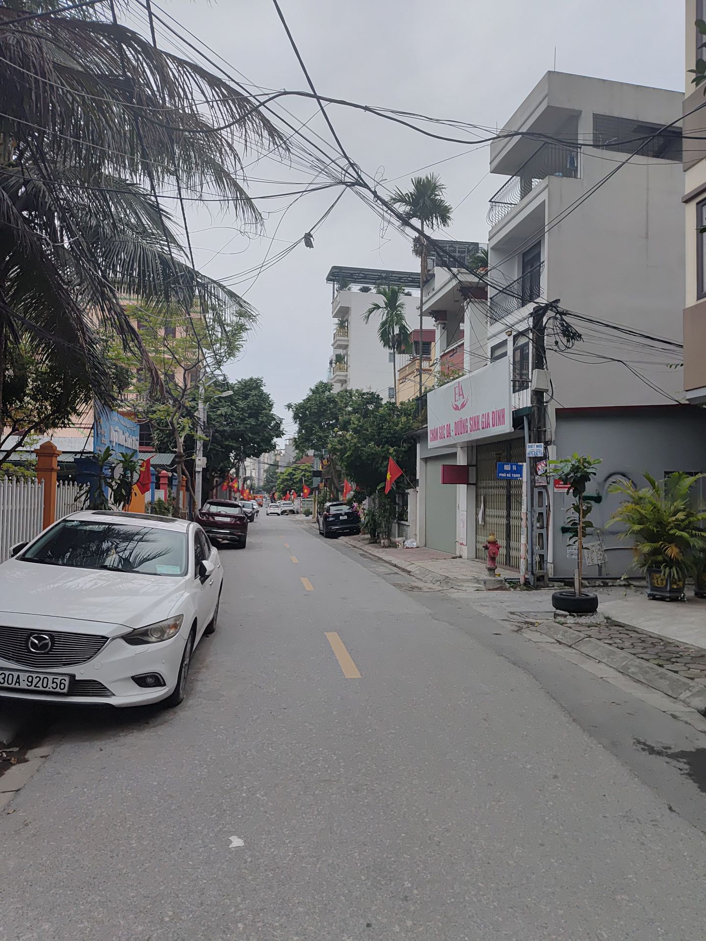 BÁN ĐẤT VIỆT HƯNG 250M2- MT 10M- NGÕ THÔNG- Ô TÔ TRÁNH- HƠN 40 TỶ