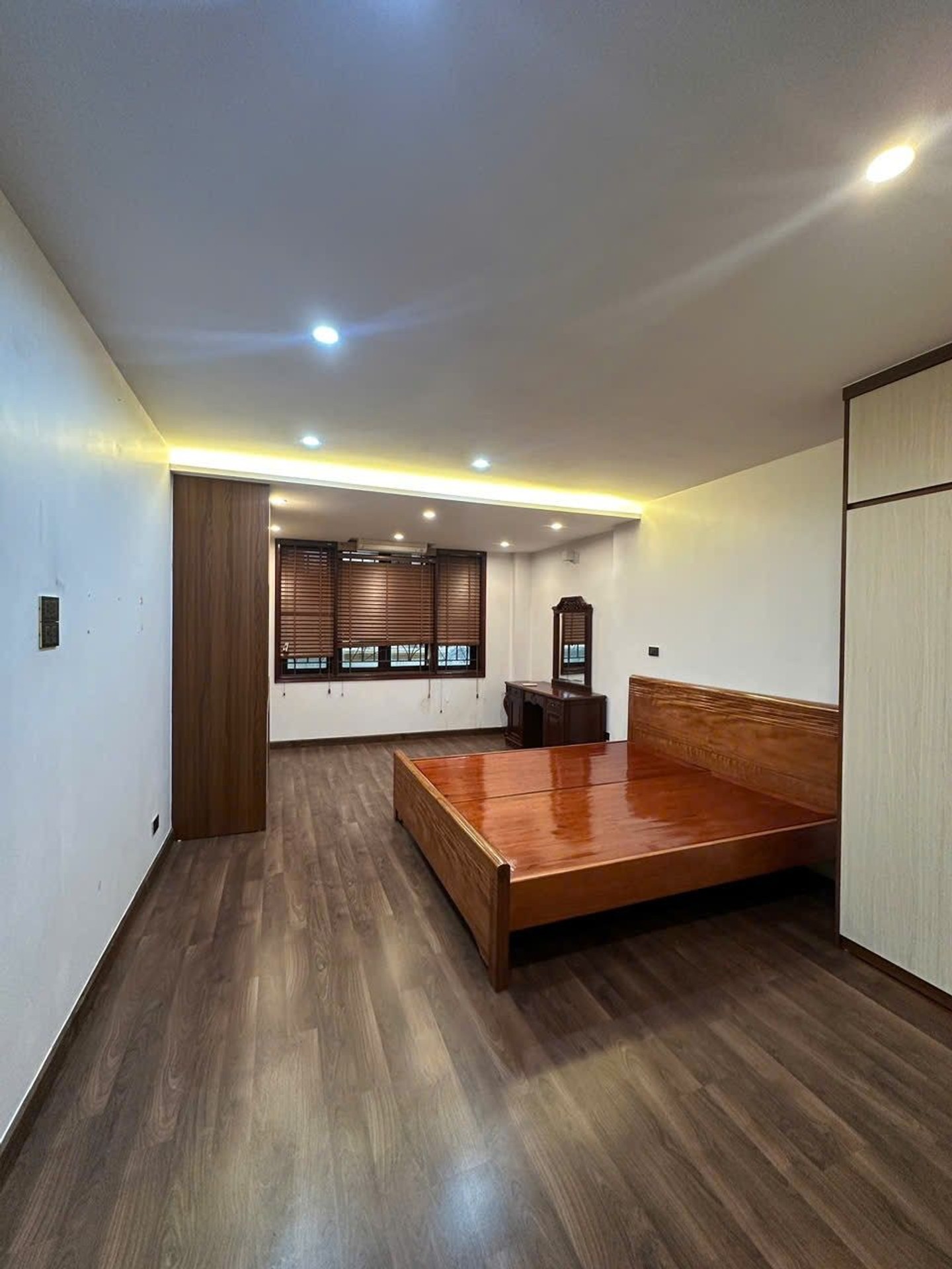 LẠC LONG QUÂN/ TÂY HỒ – PHONG THUỶ ĐẸP – VƯỢNG KHÍ – Ở LÀ PHÁT- NGÕ YÊN TĨNH – GIÁ: 13.9 TỶ