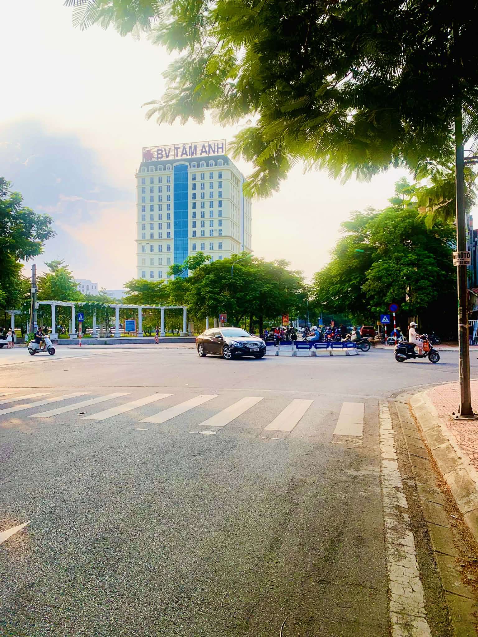 mặt phố Hoàng Như Tiếp, 75m x 5 tầng, mặt tiền 9.5m, dòng tiền ổn định