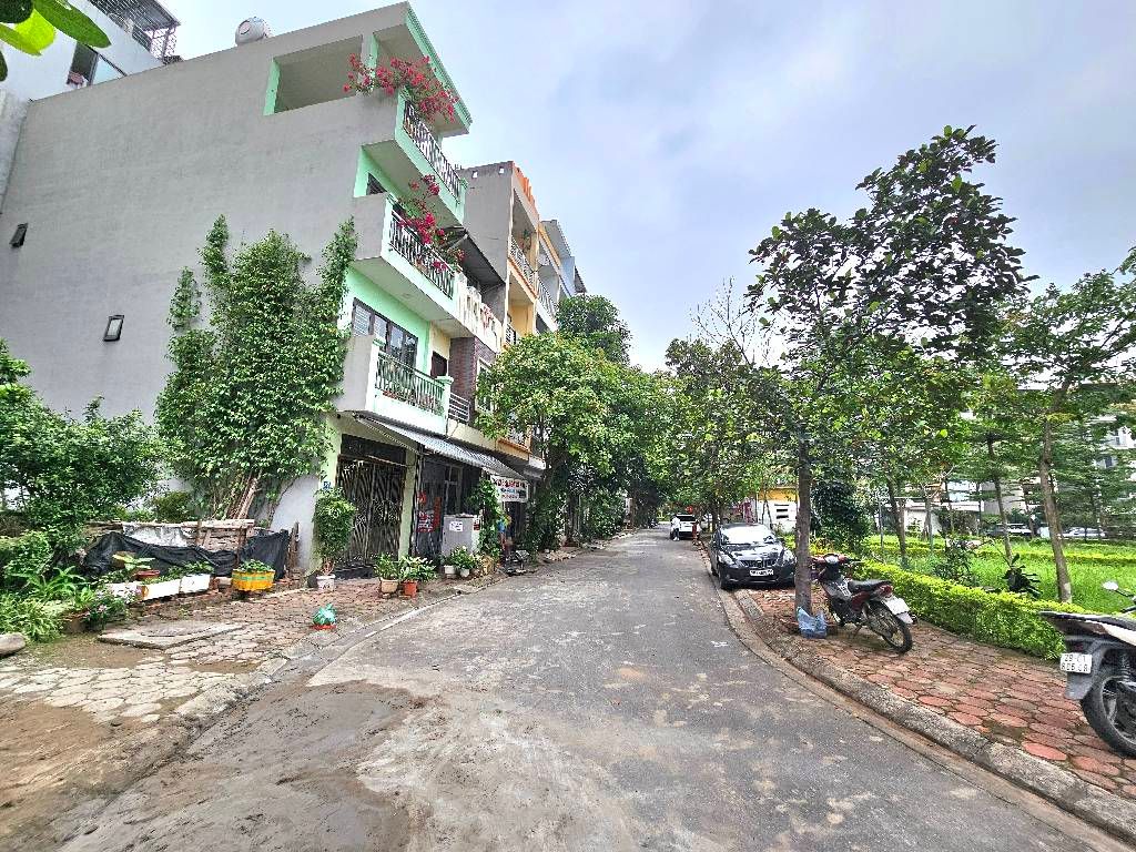 BÁN ĐẤT TĐC VIỆT HƯNG 40M2- MẶT CÔNG VIÊN – HƠN 10 TỶ