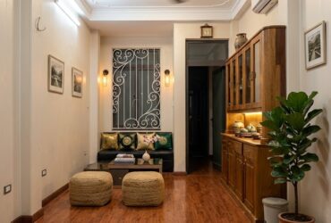 BÁN NHÀ LẠC LONG QUÂN, TÂY HỒ- 60m2 x 5 TẦNG – 7 CHỖ ĐỖ CỬA- LÔ GÓC – 10m RA HỒ – Ở SƯỚNG – GIÁ CHỈ: 15.9 TỶ