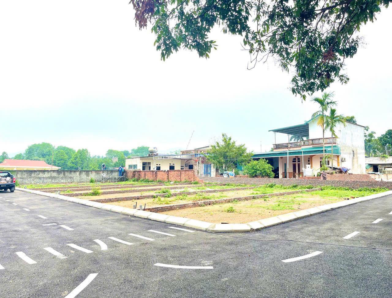 bán cắt lỗ 100m2 trung tâm Hòa Lạc. LH : 0989556644