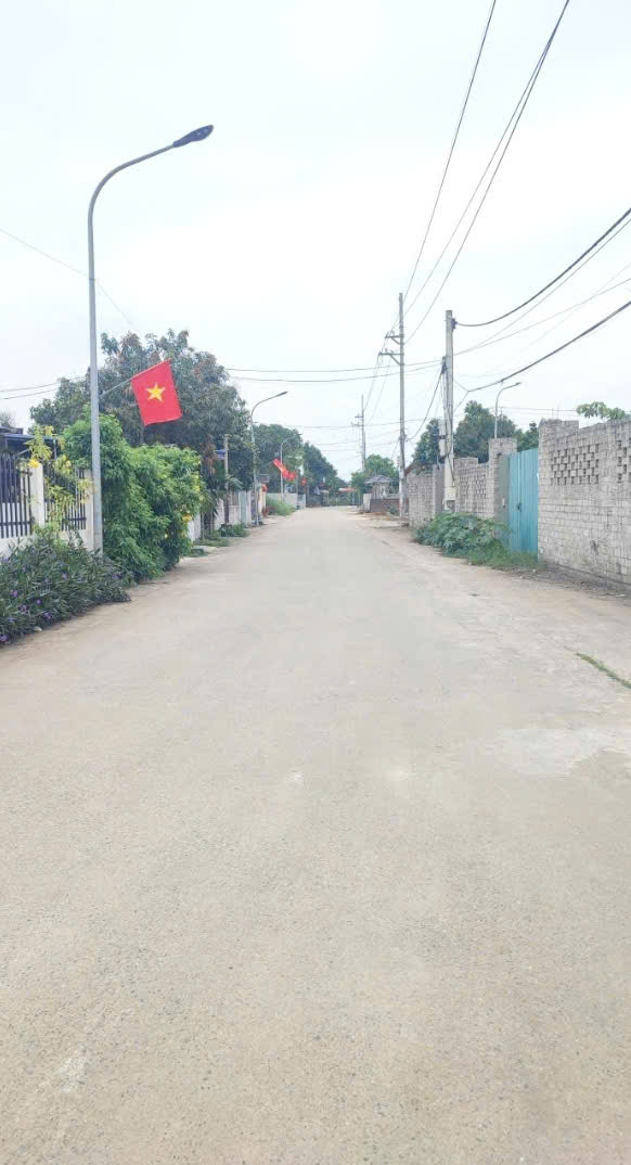 Bán gấp 105m2 đất đẹp mặt tiền 7m sát Quốc Lộ 21 sổ đỏ sẵn sàng.