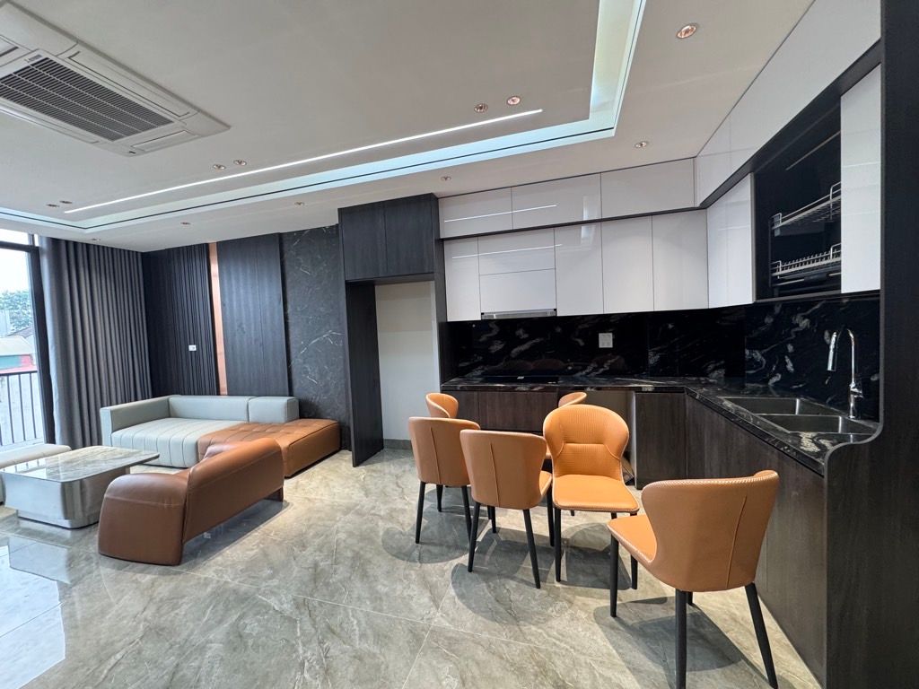 Bán Nhà Sài Đồng 55m2 x 6 Tầng Thang Máy – Gara 2 Ô Tô – Giảm Sốc 500Tr – Giá 16.x Tỷ