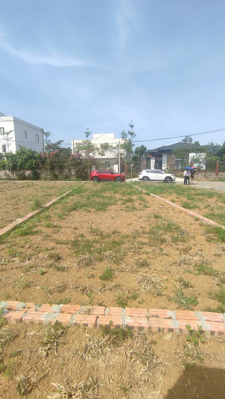 ĐẤT VÀNG NGÃ TƯ VAI RÉO – SÁT MẶT ĐƯỜNG QUỐC LỘ 21 – ĐƯỜNG THÔNG – GIÁ RẺ