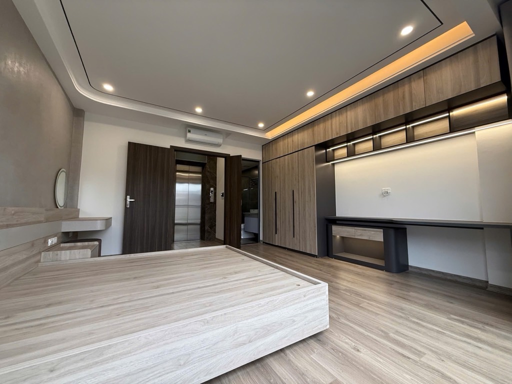 BÁN NHÀ LONG BIÊN 35M2- 6 TẦNG THANG MÁY- Ô TÔ TRÁNH ĐỖ- HƠN 10 TỶ