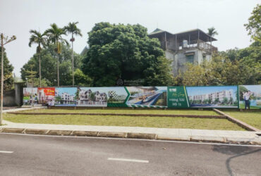 Duy nhất lô góc 100m2 sát Quốc lộ 21 chỉ 300m, gần hoa thị Hòa Lạc chỉ 5p đi xe sẵn sổ công chứng