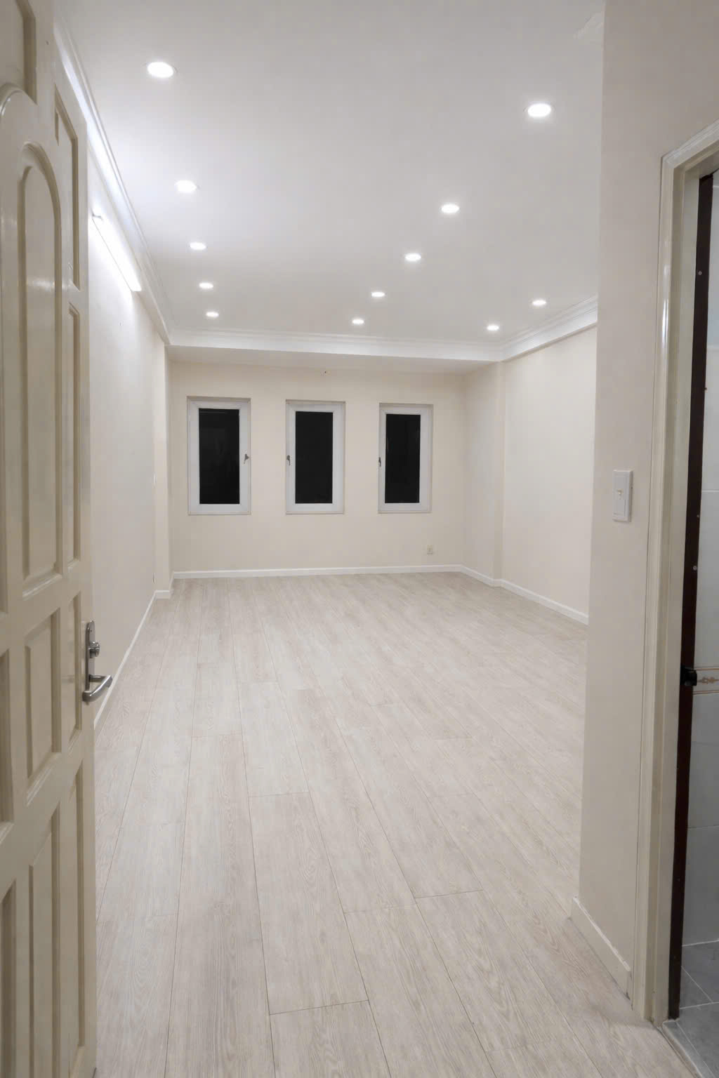 CHO THUÊ PHÒNG  MẶT TIỀN HOÀNG SA, TRƯỜNG SA ĐỂ Ở, STUDIO, KINH DOANH