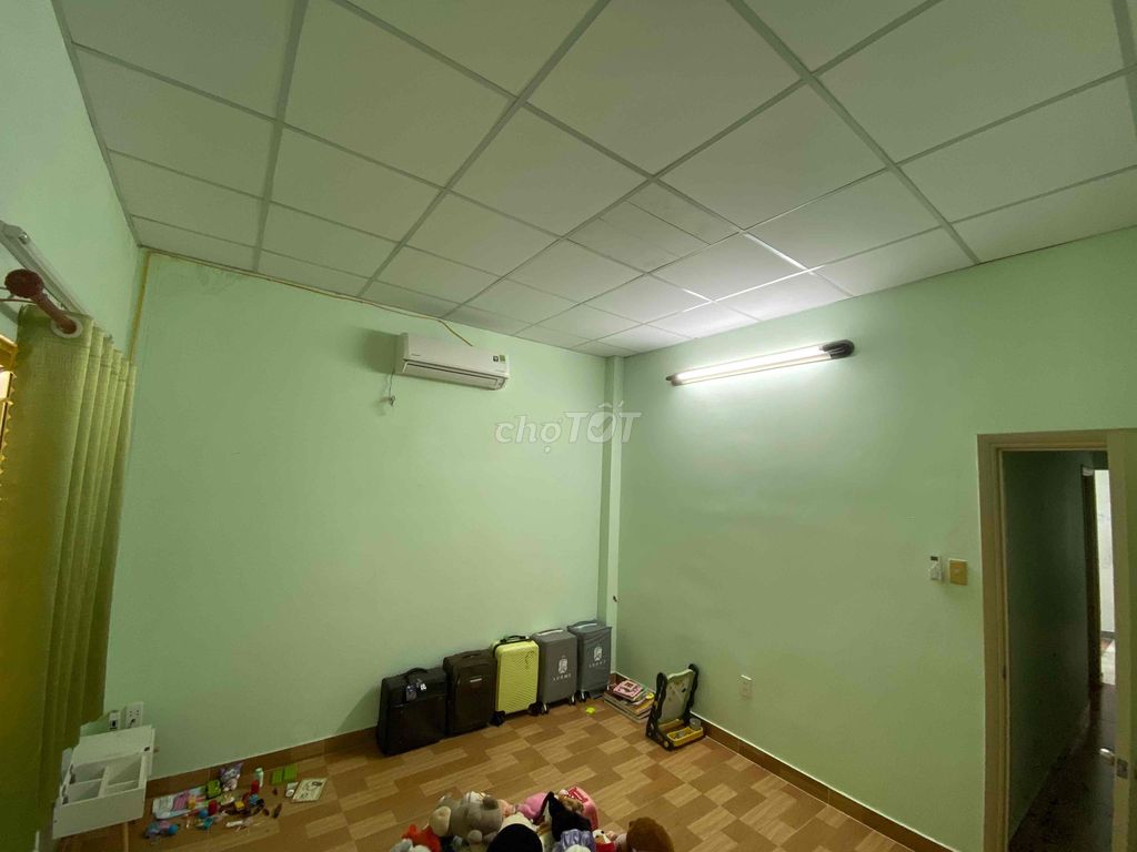 PHÒNG TRỐNG TẦNG 2 – QUẬN 10