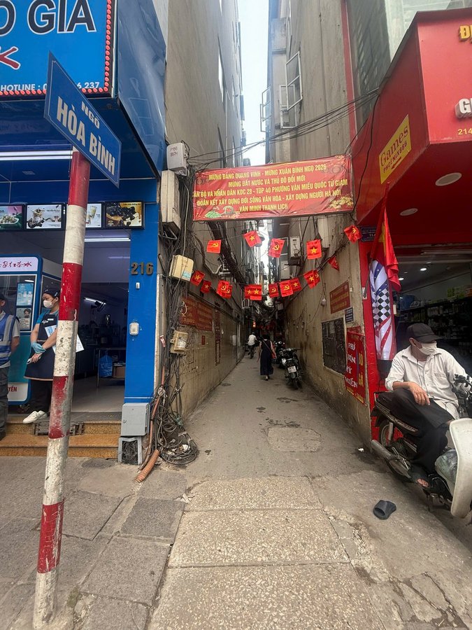 Bán Nhà Ngõ Hòa Bình 48m2.  6 tầng. mặt tiền 4.4m. giá 11.5 tỷ Đống Đa Hà Nội