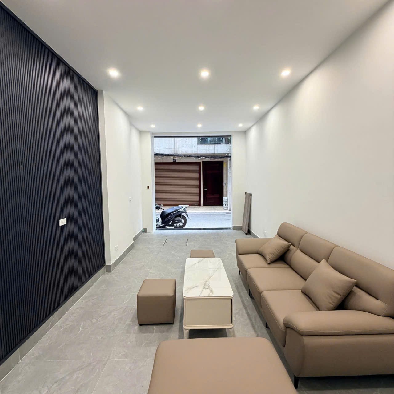 Bán Nhà Ngõ Thịnh Hào1 44m2. 4 tầng. mặt tiền 3.5m. giá 19.9 tỷ Đống Đa Hà Nội