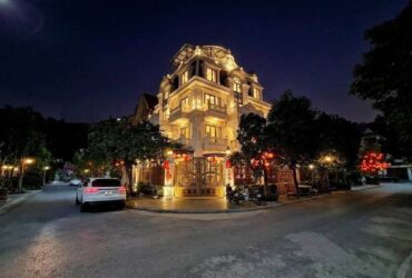 Biệt thự Việt Hưng, lô góc, 4 thoáng, sân vườn, hồ cá Koi, an ninh tuyệt đối