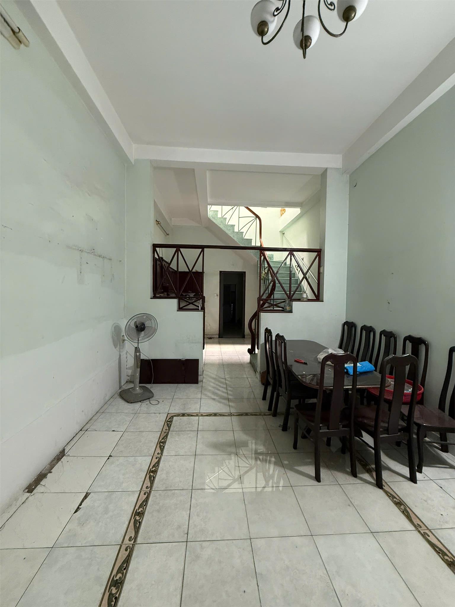 GIA ĐÌNH VỀ QUÊ MỞ XƯỞNG CẦN CHO THUÊ NHÀ MẶT TIỀN QUẬN 7 HỒ CHÍ MINH