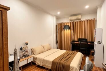 Nhà gần Võng Thị Tây Hồ ngõ thông – 3 phút hồ – hướng đẹp – 3 gác vào nhà – ở thích