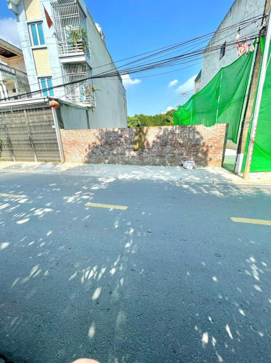 Cơ hội duy nhất sở hữu lô đất 100m2 gần Phú Cát, khu vực trung tâm Hòa Lạc. Phù hợp xây trọ, đầu tư sinh lời, kết nối Metro 5 – Quốc Lộ 21