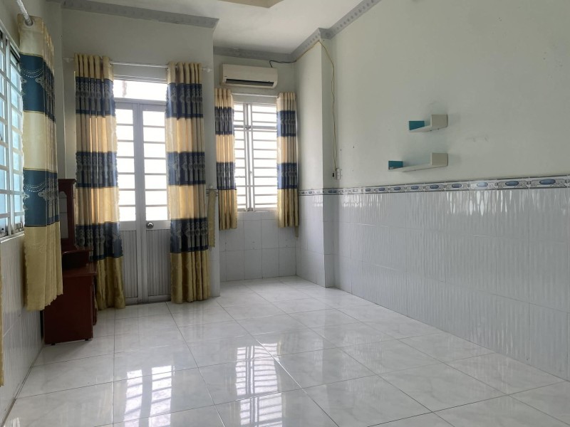 Bán nhà 2 Tầng Trung Tâm Biên Hòa,SHR đường ô tô,ngay Tỉnh Uỷ Đồng Nai