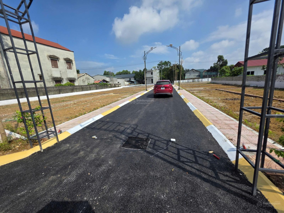 Siêu phẩm hiếm có đất đẹp Phú Cát, cách Tỉnh Lộ 446 chỉ 100 m, mặt đường lớn 8m