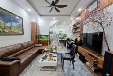 NHÀ AN DƯƠNG VƯƠNG-SỔ VUÔNG VẮN-OTO VÀO NHÀ-NGÕ RỘNG 5M THÔNG TỨ TUNG-NỘI THẤT SANG ĐẸP-Ở SƯỚNG- NHỈNH 11 TỶ