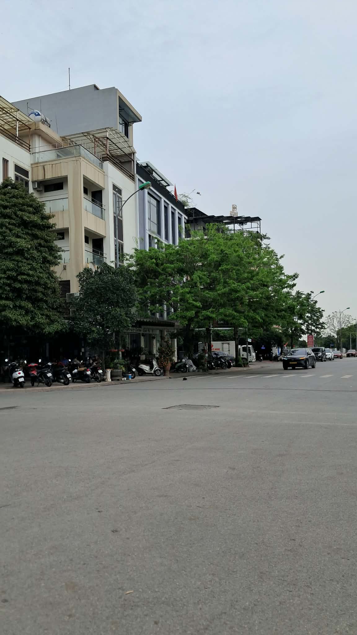 BÁN ĐẤT TĐC VIỆT HƯNG 55M2- MT 5m- 14,575 Tỷ VỈA HÈ, OTO TRÁNH [0372311369]