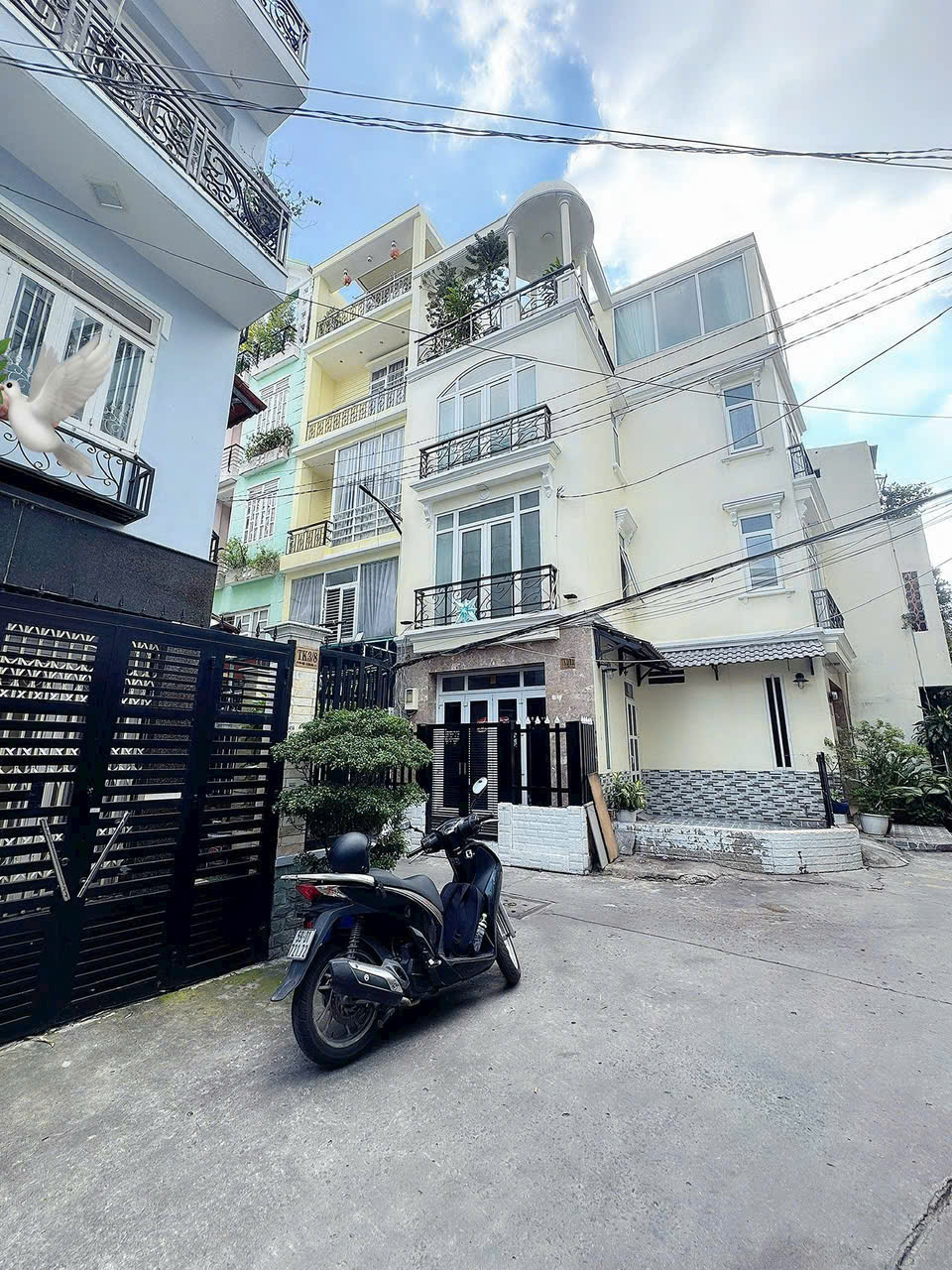 BÁN SIÊU PHẨM CHỊ EM SINH ĐÔI – MUA 1 ĐƯỢC 2 – CĂN GÓC 2 MẶT TIỀN HXH Đ. TRẦN HƯNG ĐẠO, QUẬN 1 – 74M2 – NGANG 11M*7M