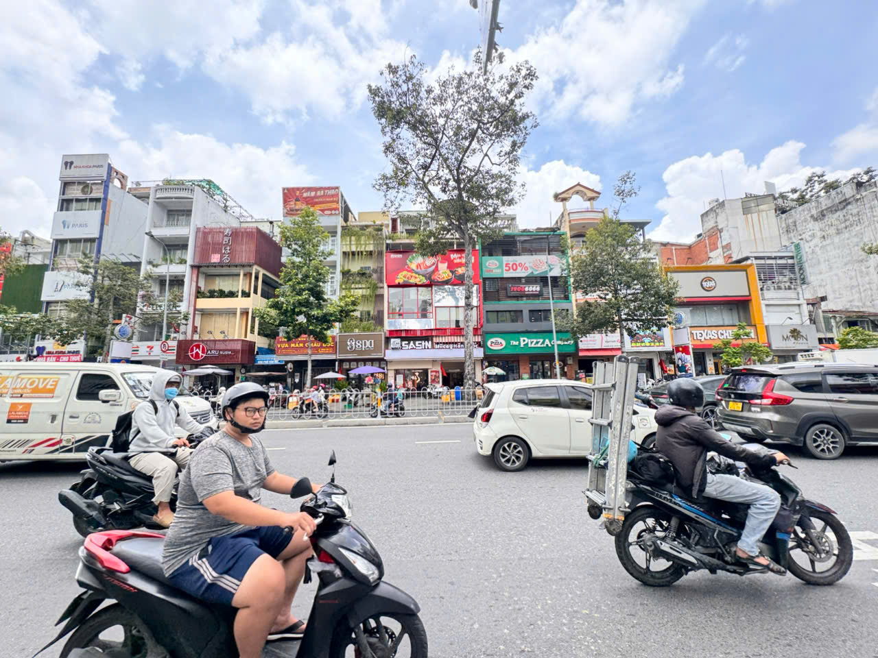 BÁN NHÀ MẶT TIỀN KD ĐƯỜNG 30M NGUYỄN THÁI HỌC, QUẬN 1 – NGAY PHỐ TÂY BÙI VIỆN & CHỢ BÊN THÀNH CHỈ VÀI BƯỚC CHÂN- DT 4M*16M VUÔNG ĐẸP