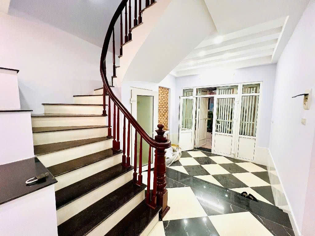 SIÊU PHẨM BA ĐÌNH – VÀI BƯỚC RA LĂNG BÁC – NHỈNH 7 TỶ CÓ NHÀ 5 TẦNG ĐẸP