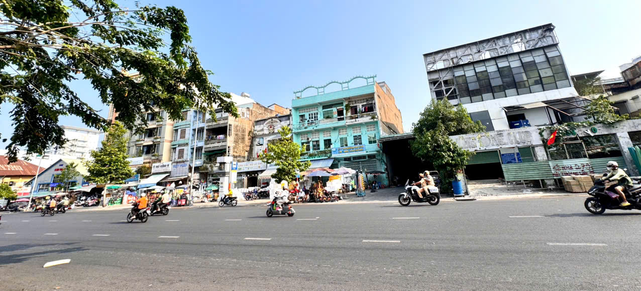 HIẾM 350M2 NGANG 6M*50M- BÁN NHÀ MẶT TIỀN KINH DOANH Đ.HẢI THƯỢNG LÃN ÔNG, CHỢ LỚN, QUẬN 5- 0938676685 GIANG GIANG