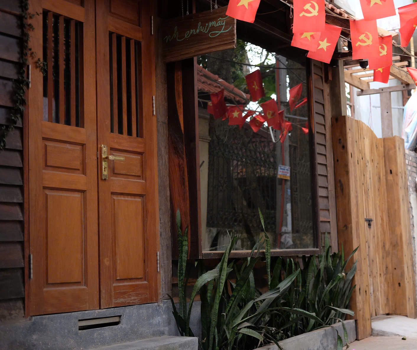 CHÍNH CHỦ CHO THUÊ VĂN PHÒNG NHÀ GỖ 70M2 – KHÔNG GIAN LÀM VIỆC YÊN TĨNH, SÁNG TẠO TẠI LONG BIÊN