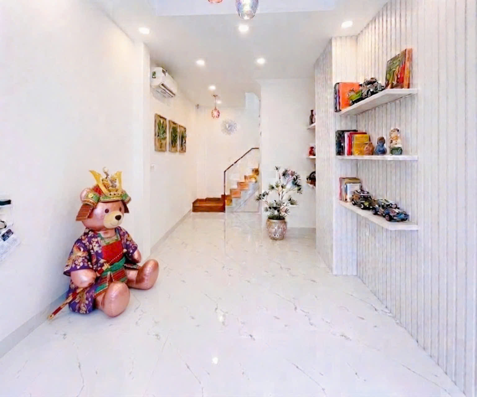 Bán nhà Hẻm Ô tô Cách Mạng Tháng Tám – QUẬN 10 – 3 x 8m (23 m2) – 6.55 tỷ