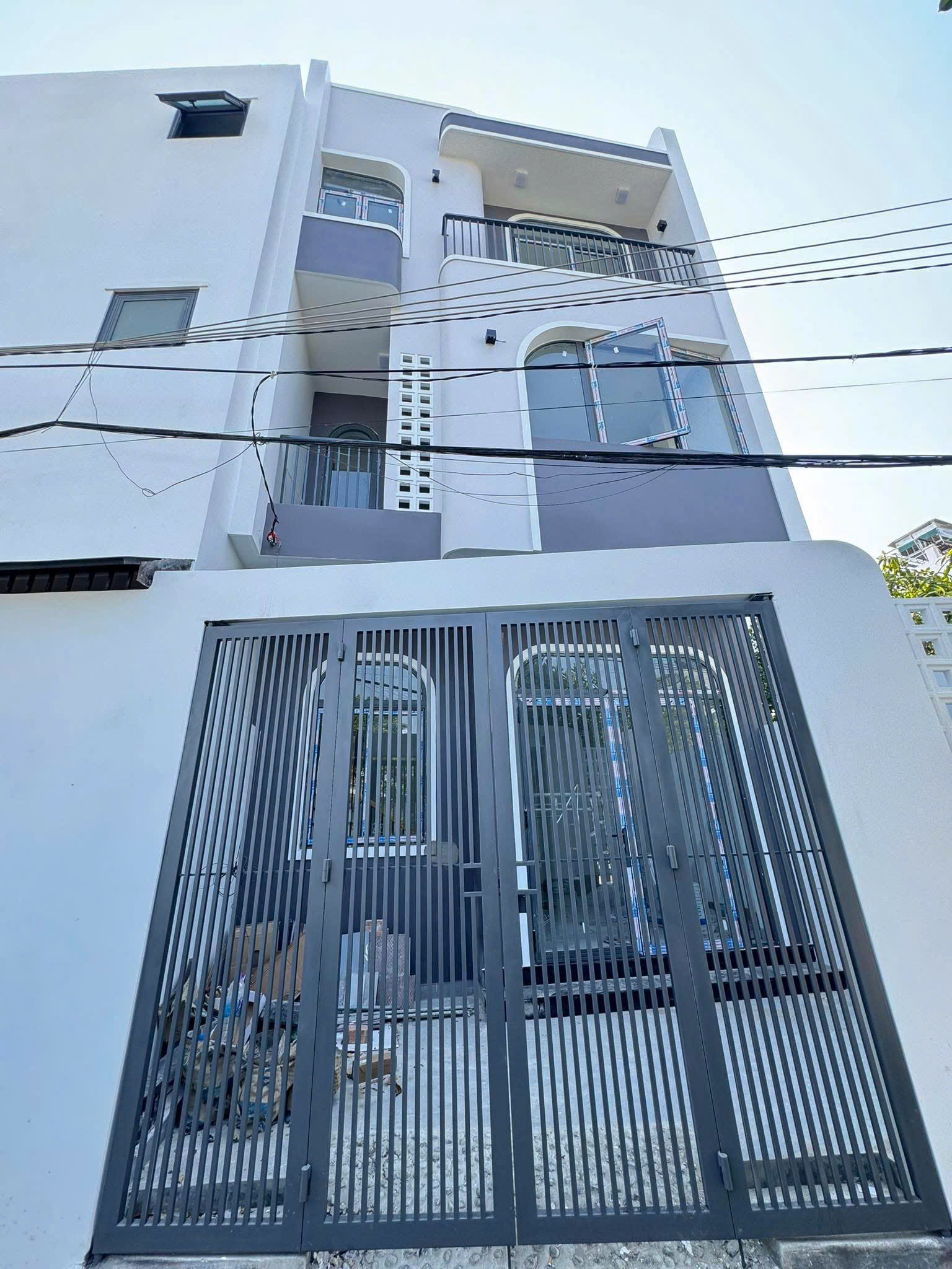 Bán Nhà 3 Tầng Mới Xây Sau Lưng Trường Tiểu Học Phước Long 2 và KĐT Phước Long B.