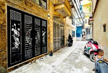 nguyễn văn huyên 48m x6 tầng thang máy 15,8 tỷ gara ô tô,ngõ thông kinh doanh