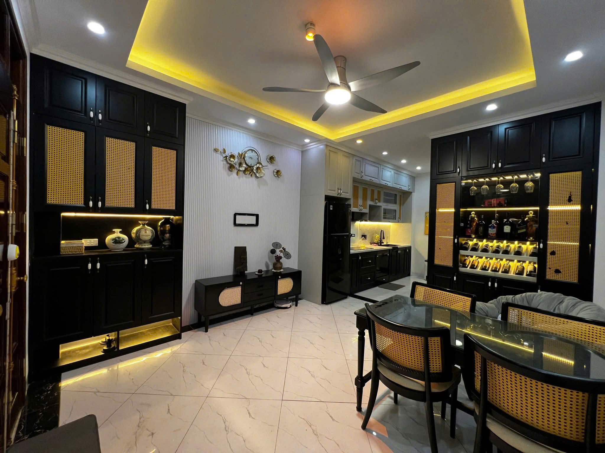 🔥 NHÀ ĐẸP THẠCH BÀN – FULL NỘI THẤT – Ô TÔ ĐỖ CỔNG – CHỈ 35M2 MÀ CHẤT HƠN NHÀ 50M2 🔥