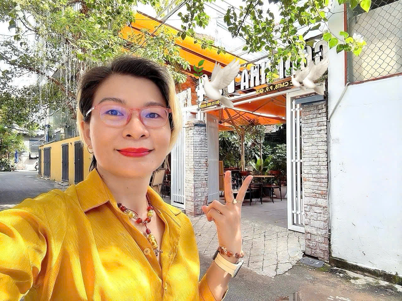 HIẾM NGANG LỚN 15M*20M- BÁN NHÀ 2 TẦNG ĐANG KINH DOANH NHÀ HÀNG MẶT TIỀN HXH Đ.CÁCH MẠNG THÁNG 8, QUẬN 3