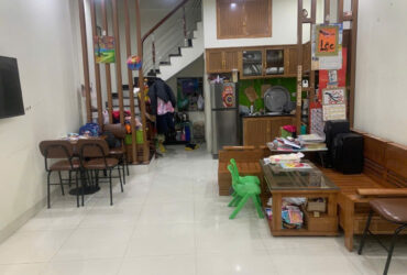 Bán nhà 43m2 3tầng giá hơn 5 tỷ Ô tô đỗ cửa tiện ích bạt ngàn