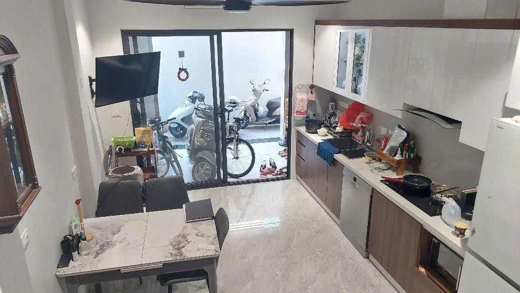 Nhà Dân Xây 2022 Ngõ 173  Hoàng Hoa Thám 34m2 xây  5 Tầng  Giá  8 Tỷ  giá có thương lượng