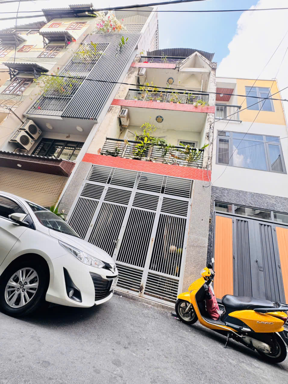 BÁN NHÀ 5 TẦNG MỚI – MẶT TIỀN XE HƠI ĐẬU CỬA Đ.NGUYỄN THIỆN THUẬT, QUẬN 3- KHU VIP PHÂN LÔ BÀN CỜ HIẾM NHÀ BÁN CHỈ 11,9T- 0938676685 GIANG GIANG