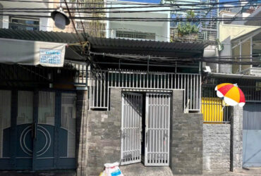 SIÊU PHẨM XÓM CHIẾU, P.13, QUẬN 4, HỒ CHÍ MINH – NHÀ NỞ HẬU TÀI LỘC.