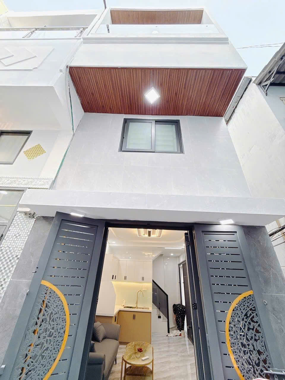 SIÊU PHẨM NHÀ ĐẸP 3 TẦNG – TRUNG TÂM QUẬN 4 – VÀO Ở NGAY.